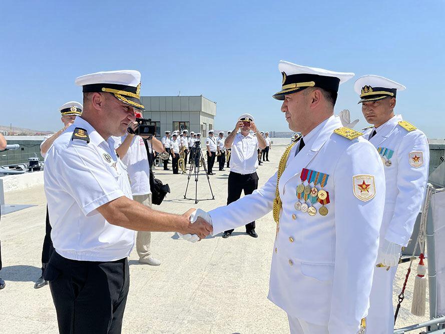 Корабли ВМС Казахстана вошли в бакинскую бухту