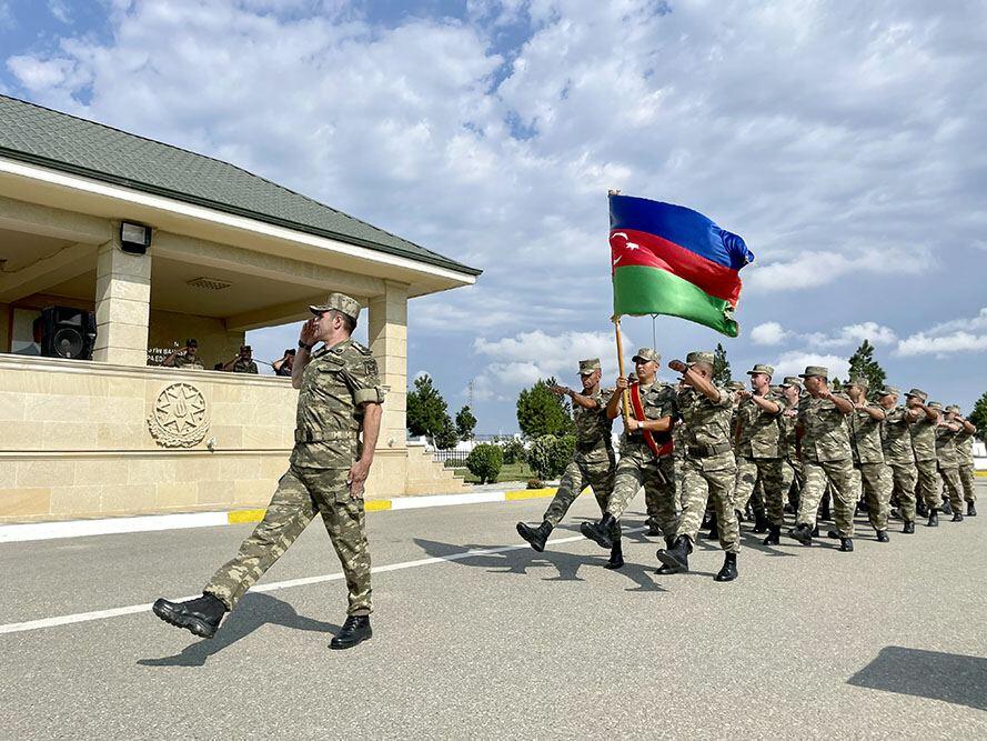 Азербайджанские солдаты приняли военную присягу