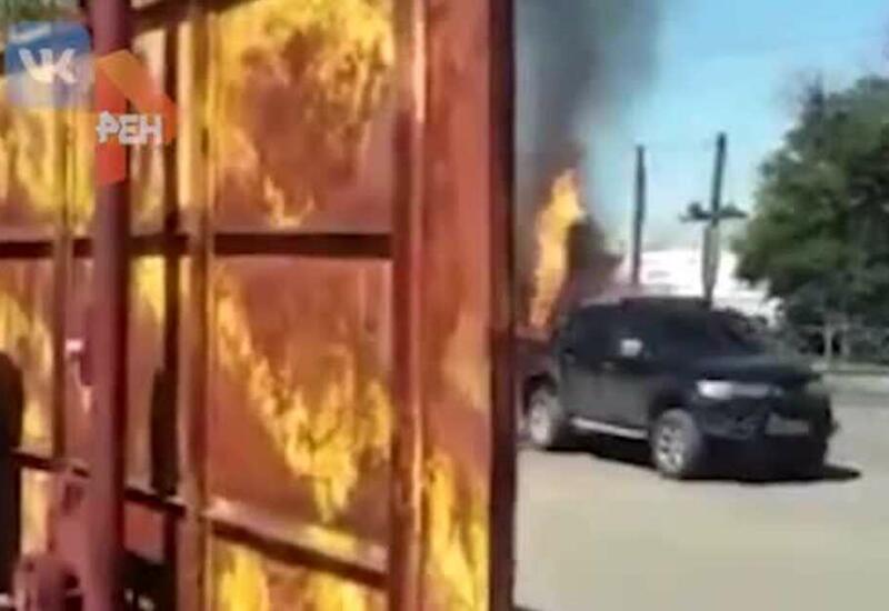 Момент взрыва газового баллона в пикапе в России