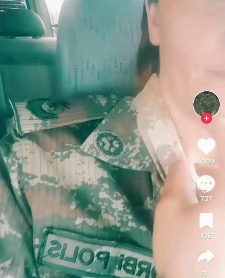 Женщина выдавала себя за военнослужащую в TikTok