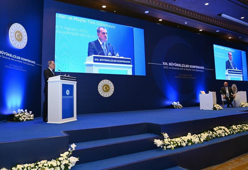Ceyhun Bayramov Ankarada 13-cü Səfirlər konfransında çıxış edib