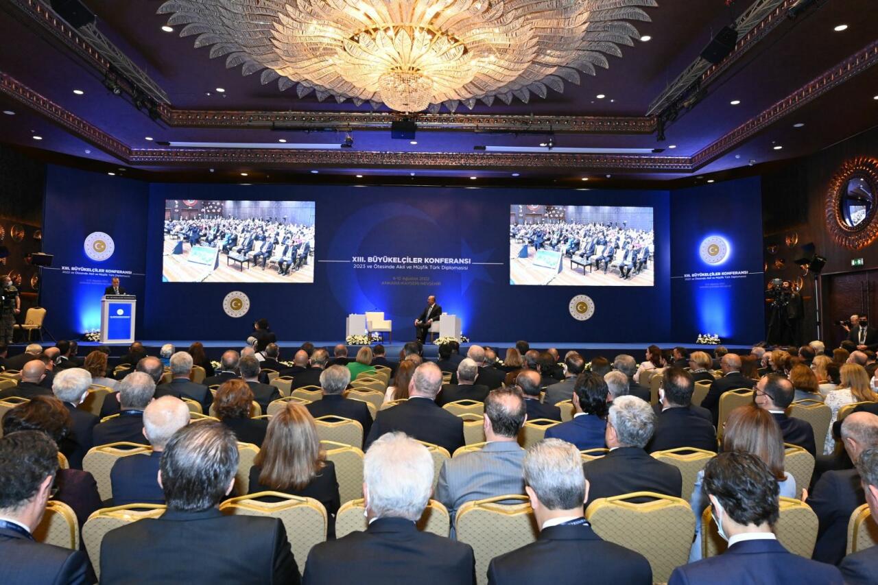 Ceyhun Bayramov Ankarada 13-cü Səfirlər konfransında çıxış edib