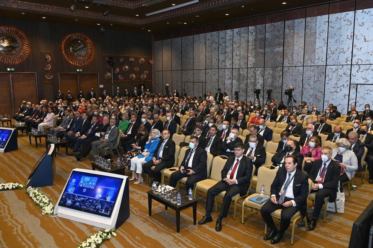 Ceyhun Bayramov Ankarada 13-cü Səfirlər konfransında çıxış edib