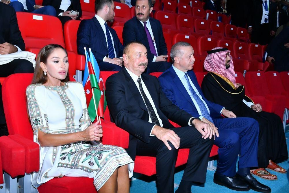 Президент Ильхам Алиев и Первая леди Мехрибан Алиева приняли участие в торжественной церемонии открытия V Игр исламской солидарности в Конье