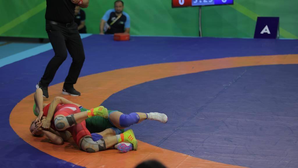 Азербайджанские спортсменки вышли в следующий этап соревнований по борьбе на Исламиаде
