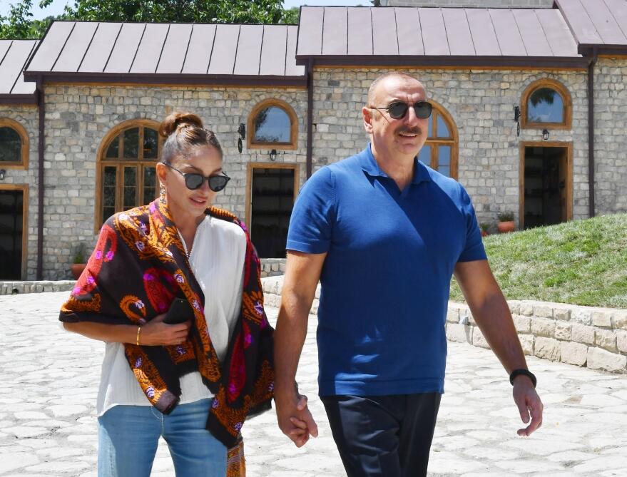Президент Ильхам Алиев и Первая леди Мехрибан Алиева ознакомились со строительно-реставрационными работами на территории Государственного историко-архитектурного заповедника "Басгал"