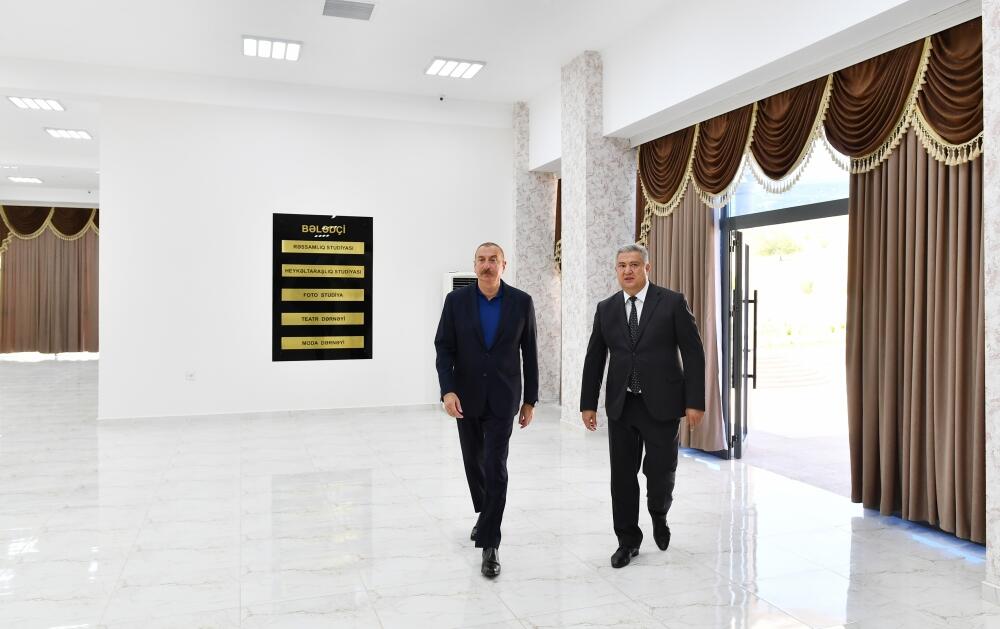 Президент Ильхам Алиев принял участие в открытии Центра юных умельцев и Музея государственных символов в Агсу
