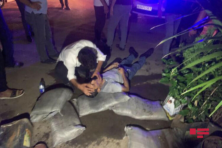 Пьяный водитель въехал в цветочный павильон на шоссе Баку-Сумгайыт