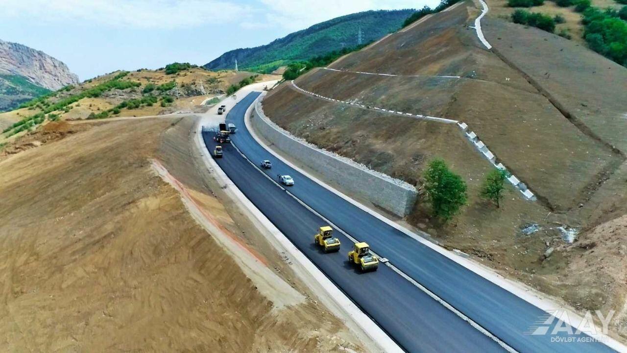 Əhmədbəyli-Füzuli-Şuşa avtomobil yolunun tikintisi sürətlə davam etdirilir