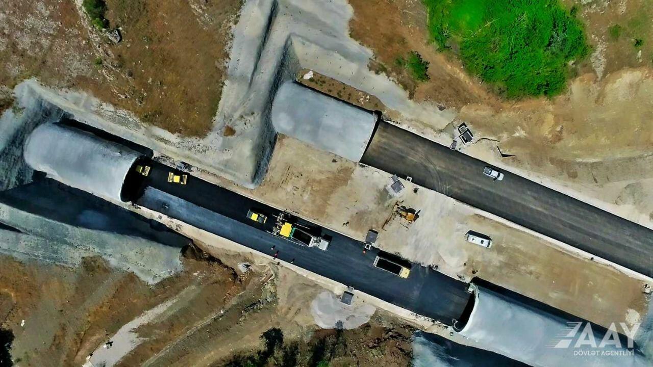 Əhmədbəyli-Füzuli-Şuşa avtomobil yolunun tikintisi sürətlə davam etdirilir
