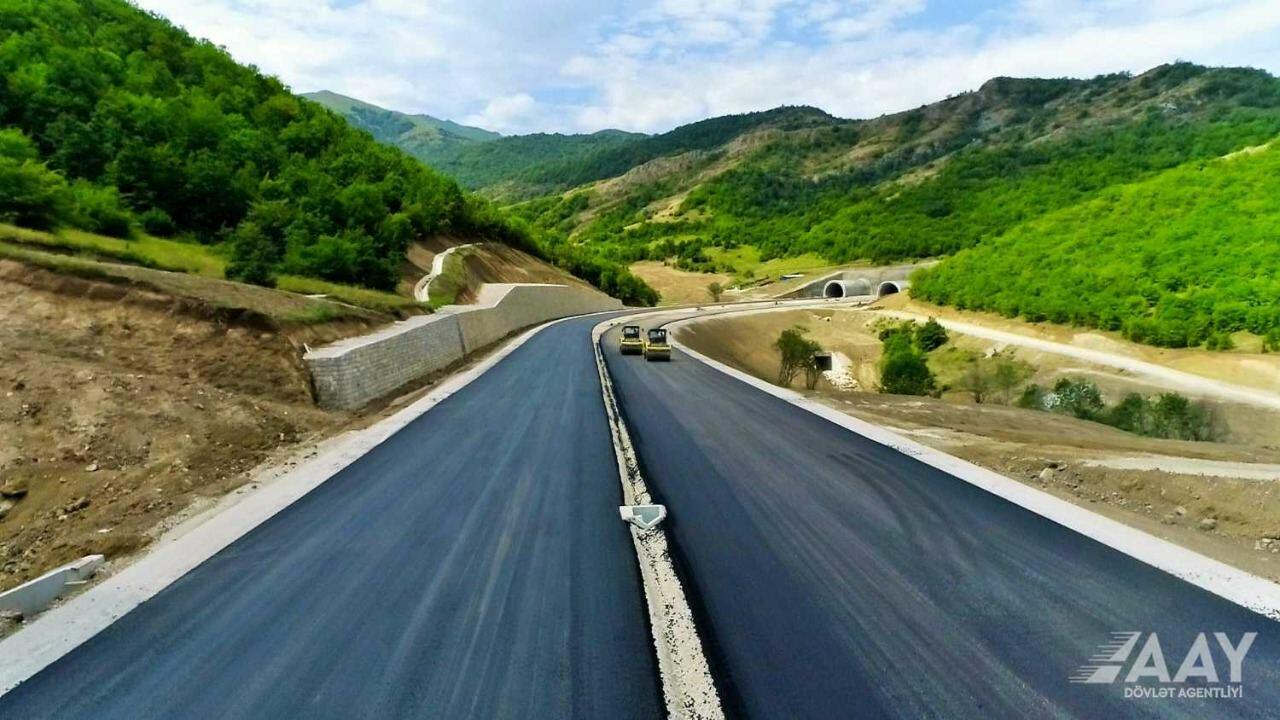Əhmədbəyli-Füzuli-Şuşa avtomobil yolunun tikintisi sürətlə davam etdirilir