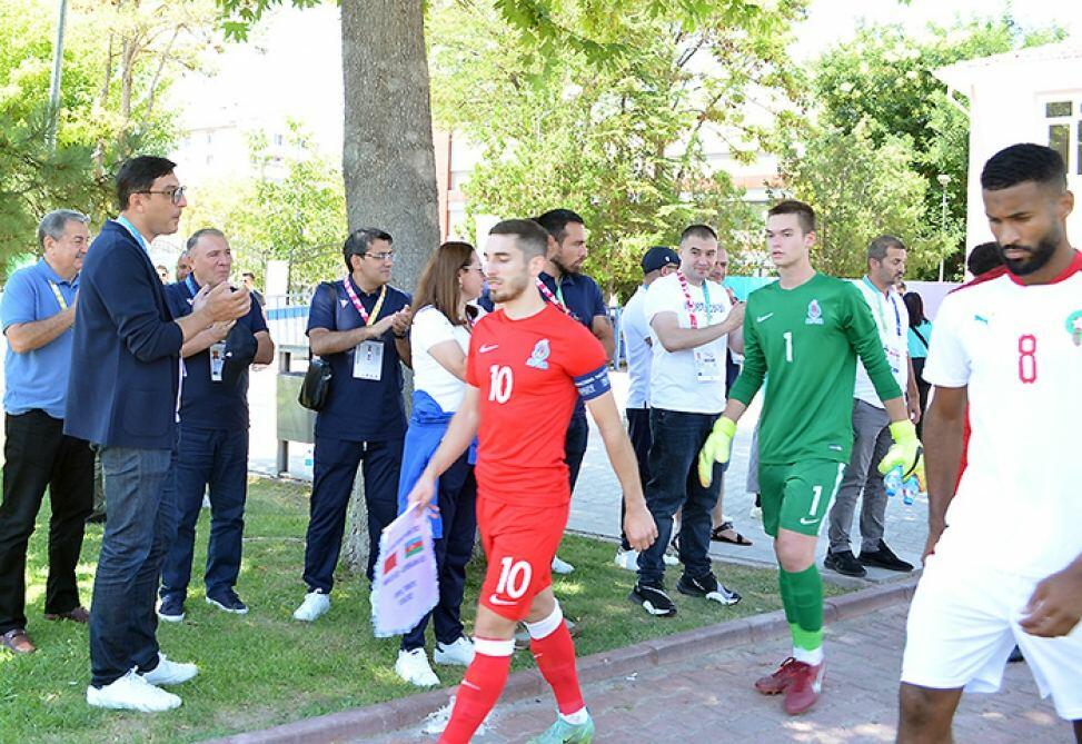 Министр молодёжи и спорта и генеральный секретарь НОК встретились в Конье с национальной сборной по футболу