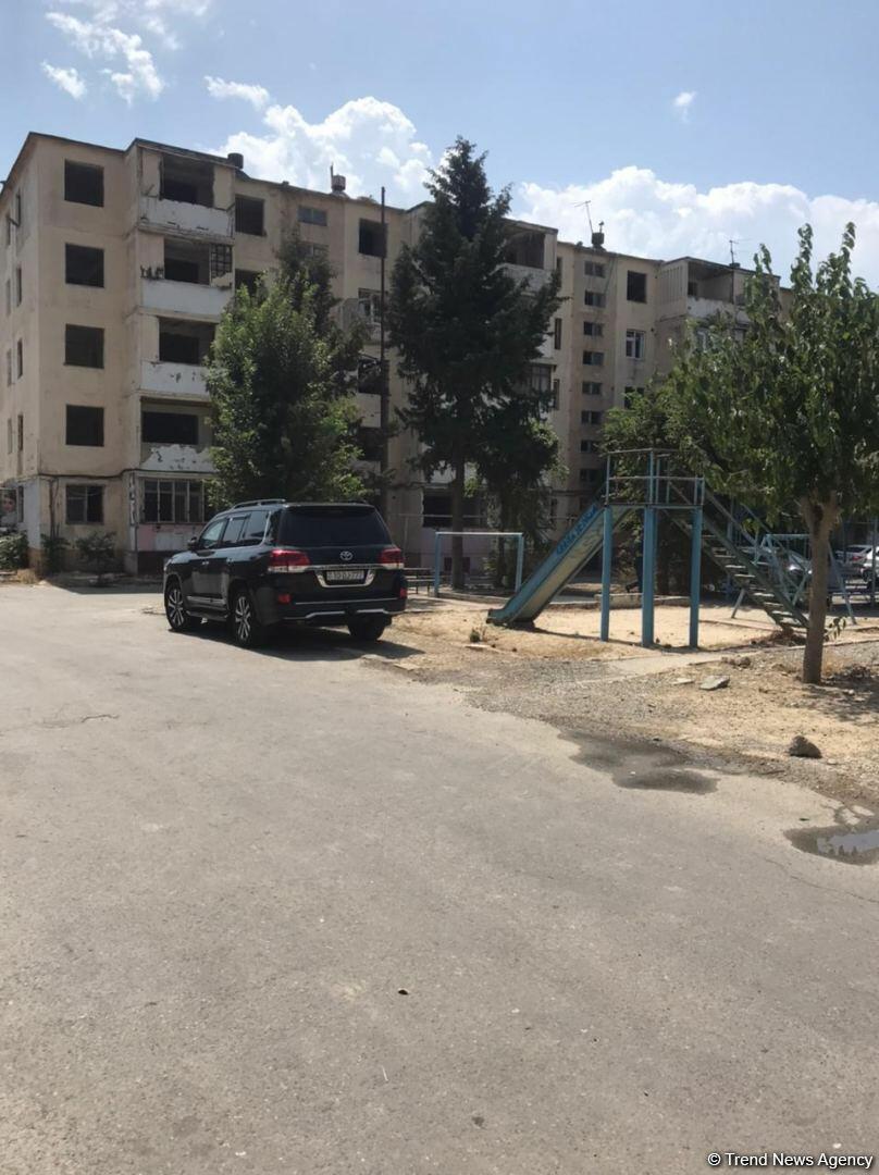 В Баку сносят жилой дом