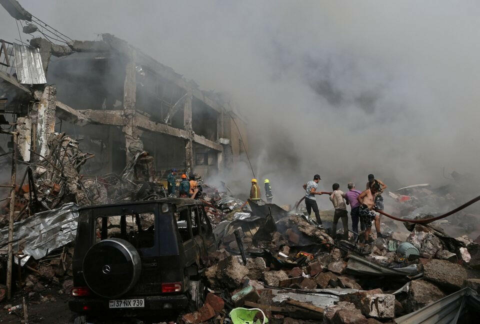 При взрыве в Ереване погибли 6 человек, 18 пропали без вести