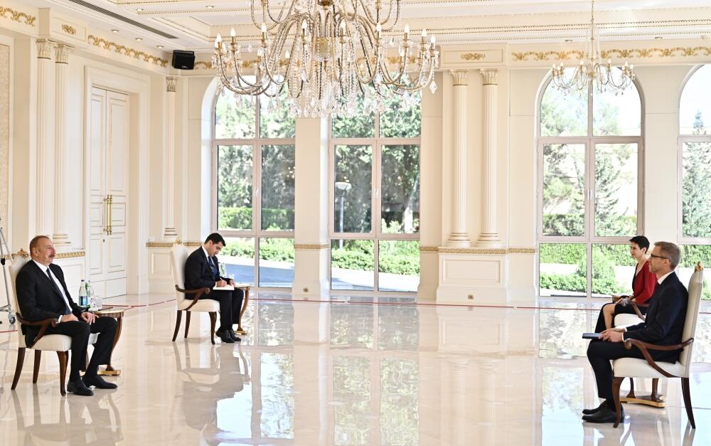 Prezident İlham Əliyev İsveçin Azərbaycanda yeni təyin olunan səfirinin etimadnaməsini qəbul edib