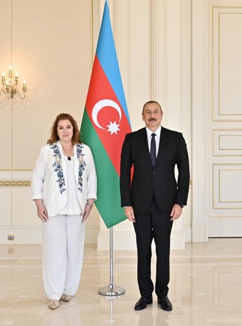 Президент Ильхам Алиев принял верительные грамоты новоназначенного посла Аргентины