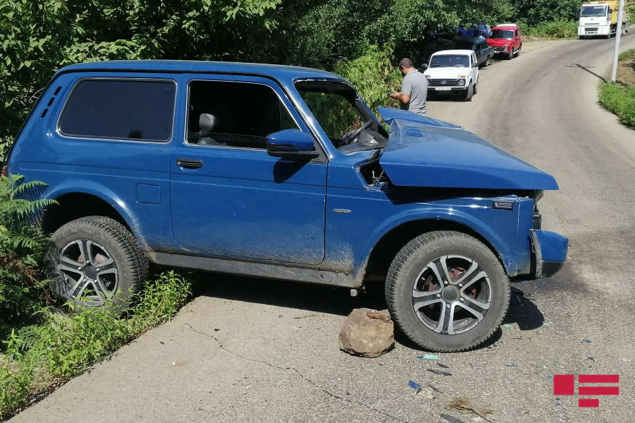Astarada iki “Niva” toqquşdu:
