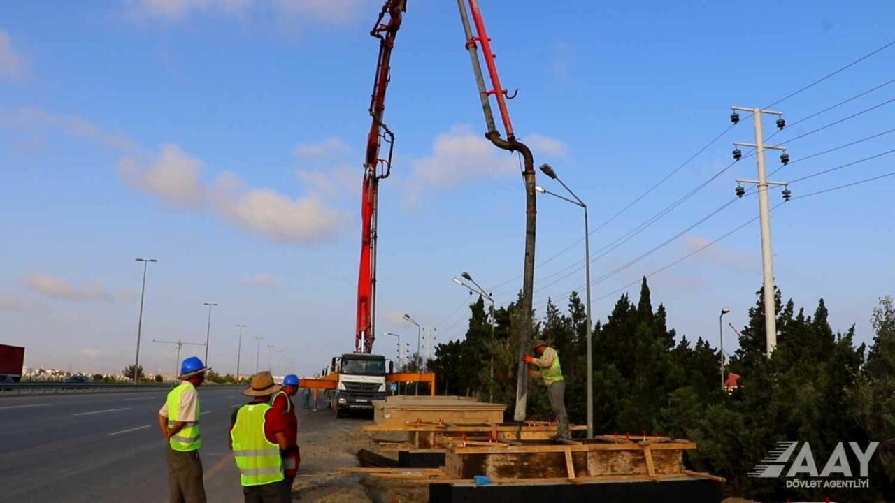 На магистрали Баку-Алят-Газах-Грузия строится пешеходный переход
