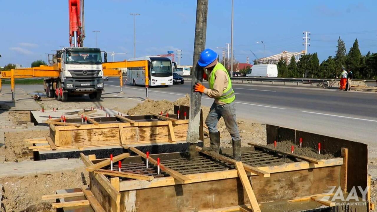 На магистрали Баку-Алят-Газах-Грузия строится пешеходный переход