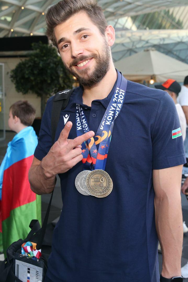 Gimnastlarımız İslamiadadan vətənə medallarla qayıdıblar