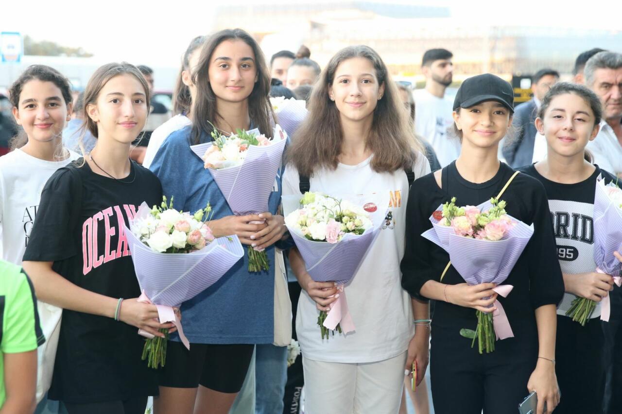 Gimnastlarımız İslamiadadan vətənə medallarla qayıdıblar