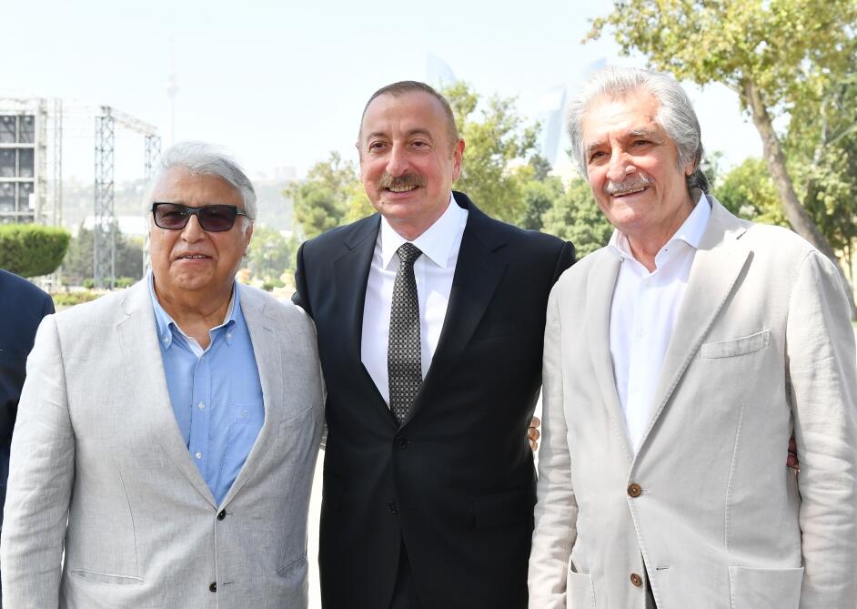 Prezident İlham Əliyev və Birinci xanım Mehriban Əliyeva mədəniyyət və incəsənət xadimləri ilə söhbət ediblər