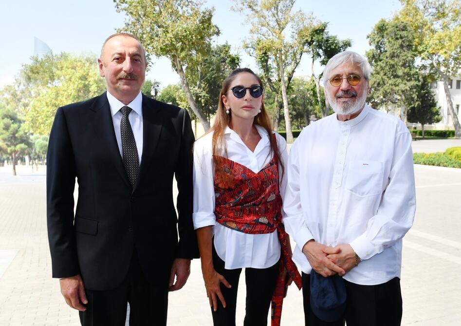 Prezident İlham Əliyev və Birinci xanım Mehriban Əliyeva mədəniyyət və incəsənət xadimləri ilə söhbət ediblər