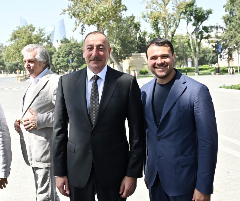 Prezident İlham Əliyev və Birinci xanım Mehriban Əliyeva mədəniyyət və incəsənət xadimləri ilə söhbət ediblər