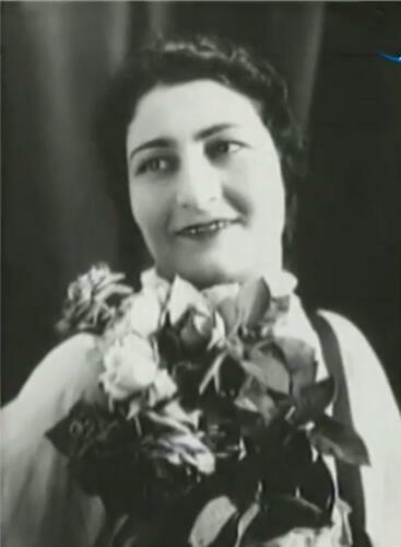 Üzeyir bəy onun sözüylə operanı dəyişdi, can verən həmkarının başı üstündə oxudu