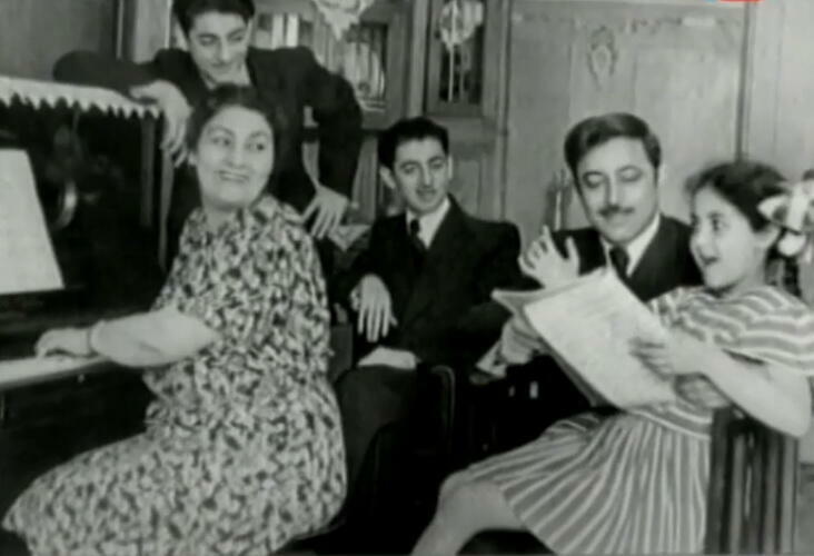 Üzeyir bəy onun sözüylə operanı dəyişdi, can verən həmkarının başı üstündə oxudu