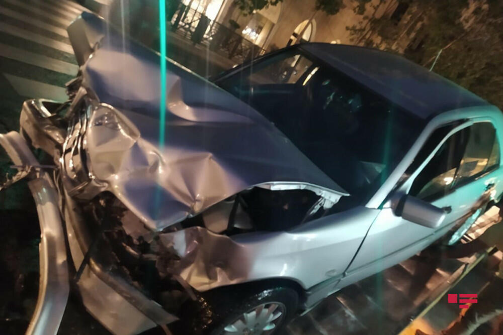 Bakıda ağır yol qəzası baş verib, ölən və yaralananlar var