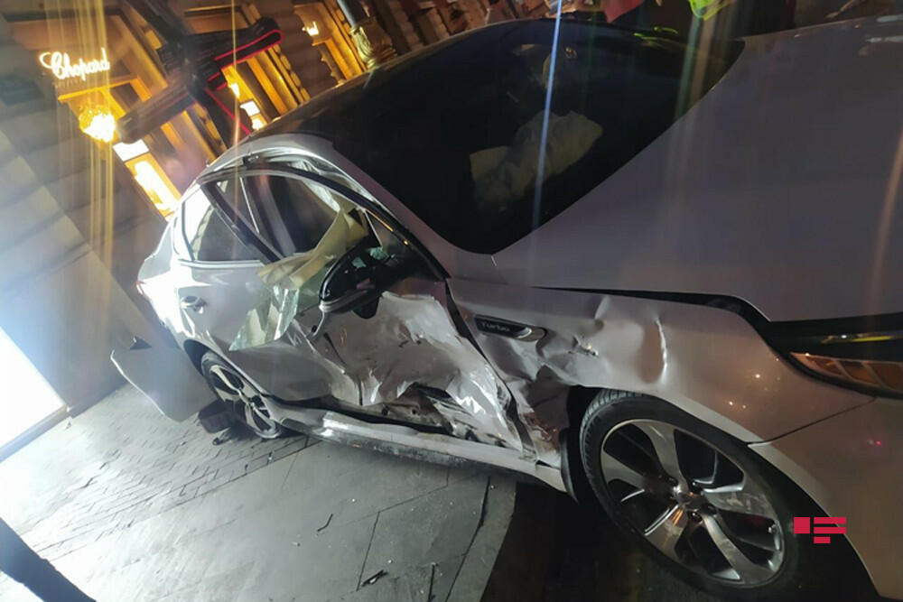 Bakıda ağır yol qəzası baş verib, ölən və yaralananlar var