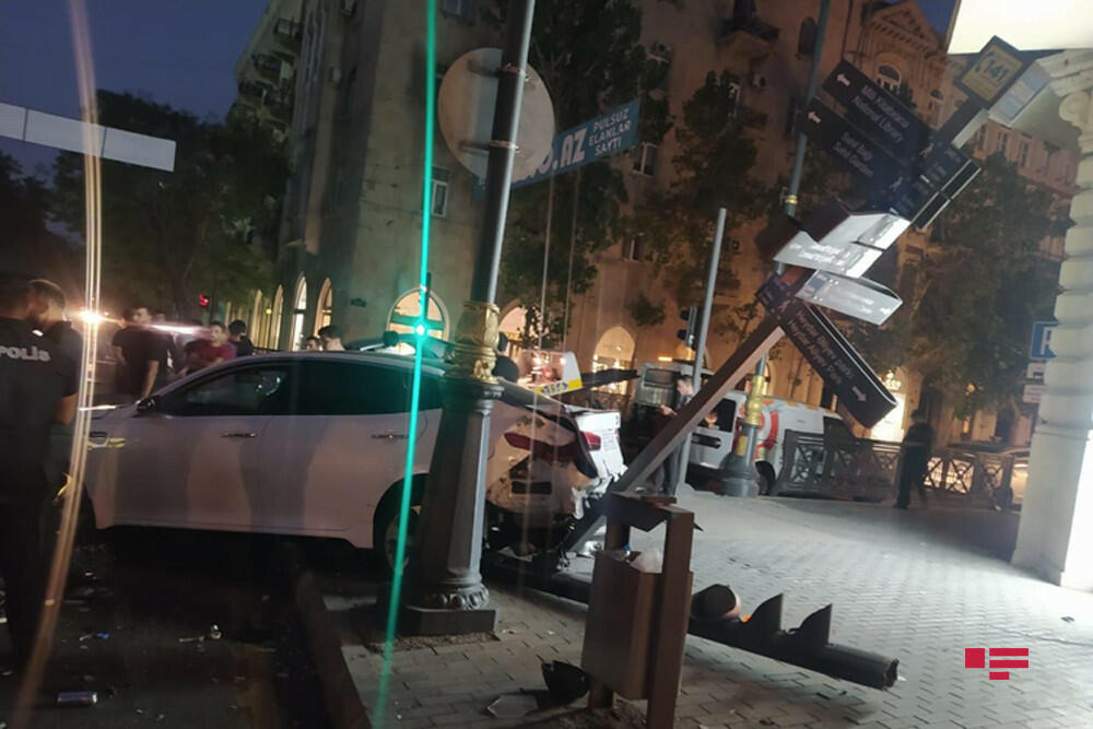 Bakıda ağır yol qəzası baş verib, ölən və yaralananlar var