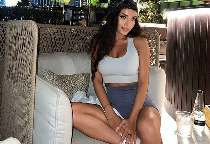 Çimərlik geyimində rəqs edən Səmra ağılları başdan aldı