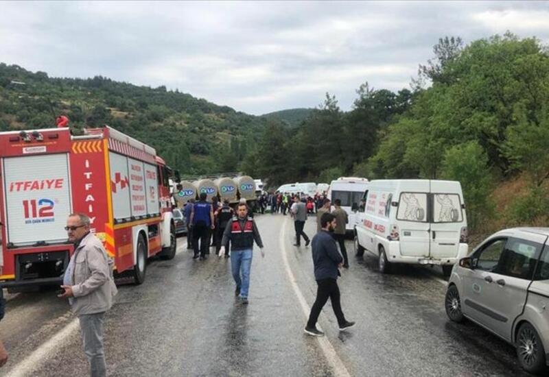 Увеличилось число погибших в результате тяжелого ДТП в Турции