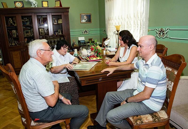 В Национальный музей истории переданы материалы, посвященные одному из основателей журнала "Молла Насреддин"