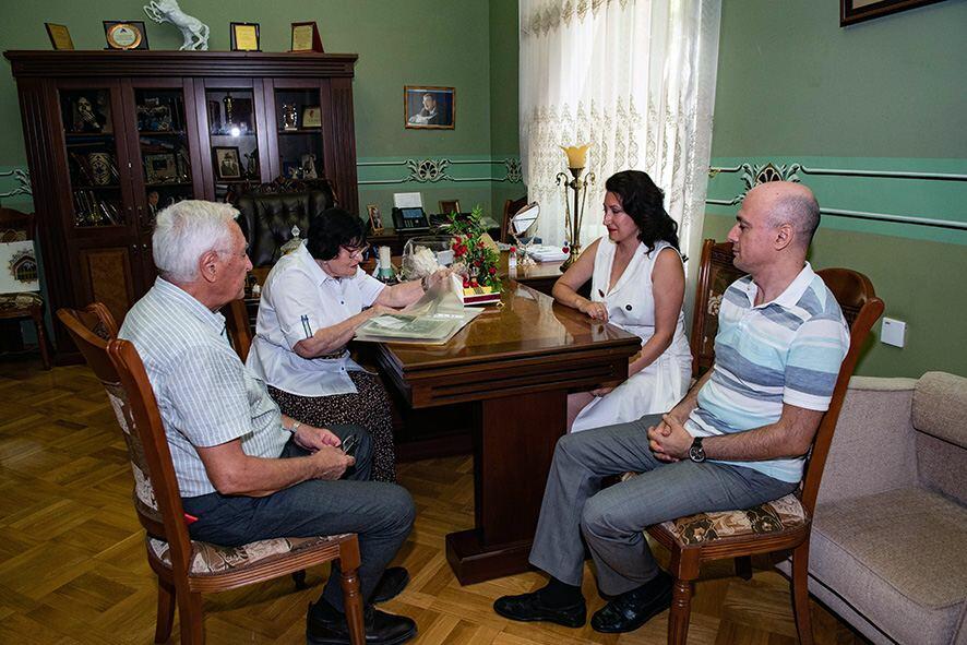 В Национальный музей истории переданы материалы, посвященные одному из основателей журнала "Молла Насреддин"
