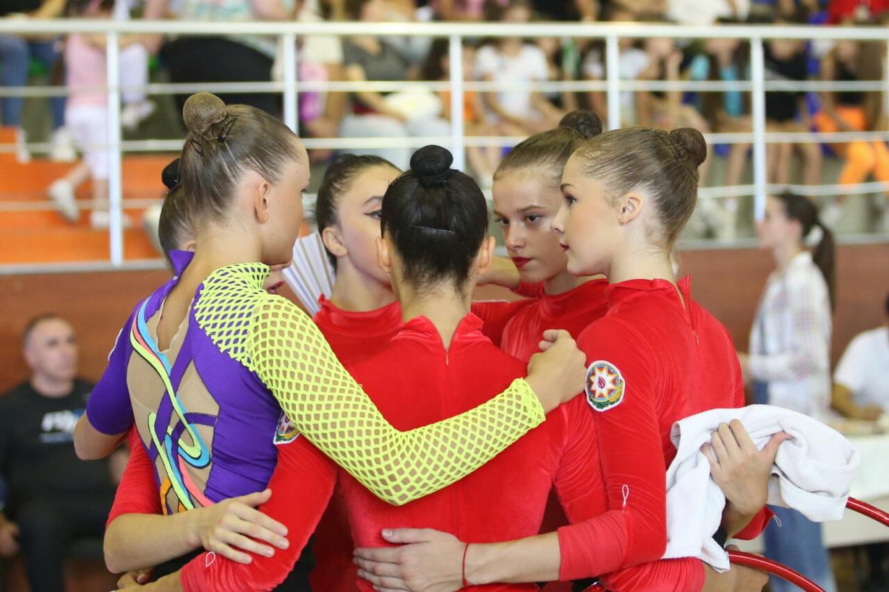 Перед чемпионатом мира в Болгарии азербайджанские гимнастки выступили в Сумгайыте