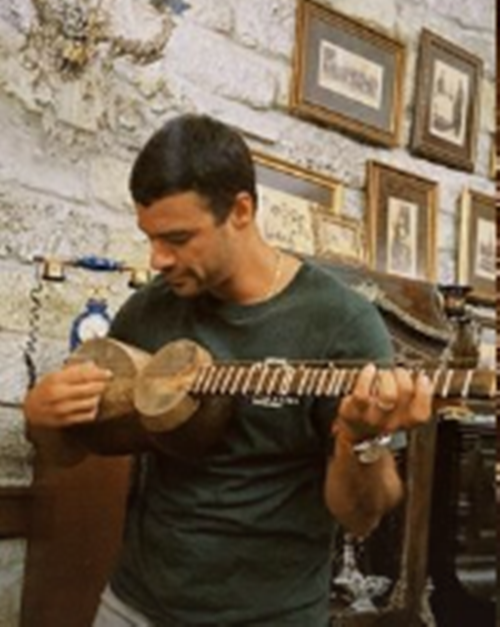 Как сын Жан-Клода Ван Дамма проводит время в Баку