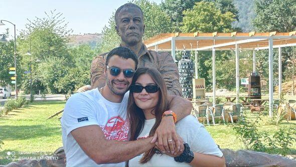 Van Dammın oğlu və gəlini Vəndam kəndində