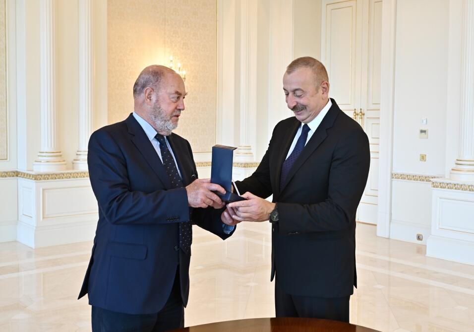 Президент Азербайджана Ильхам Алиев принял президента Всемирной и Европейской федерации карате