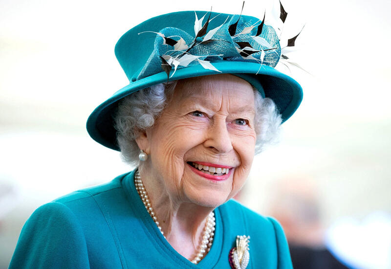 На ворота Букингемского дворца вывесили заявление о смерти Елизаветы II