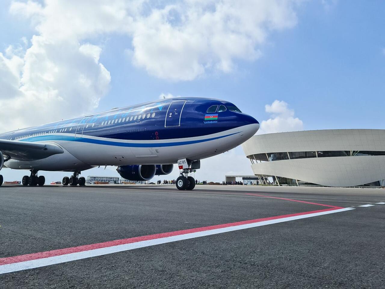 Самолет AZAL выполнил первый технический рейс в Зангиланский международный аэропорт