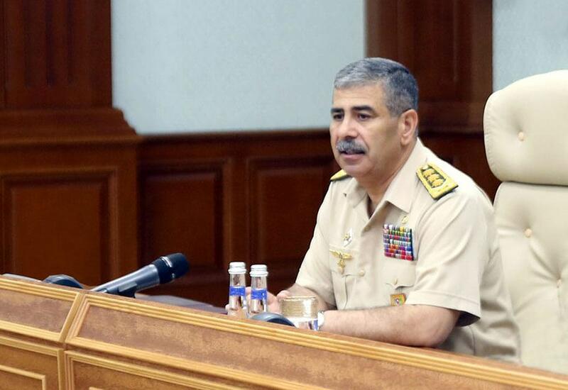 Закир Гасанов приказал пресекать любые провокации ВС Армении