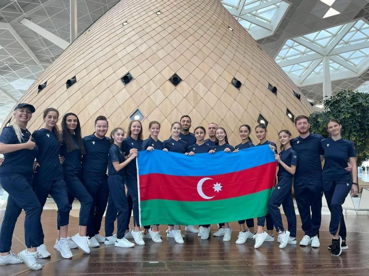 Сборная Азербайджана по художественной гимнастике отправилась на чемпионат мира