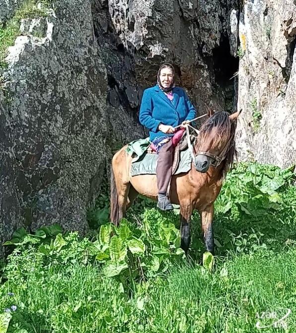 68-летняя Кеклик Ахмедова спустя много лет вновь привела свои стада на кяльбаджарский эйлаг