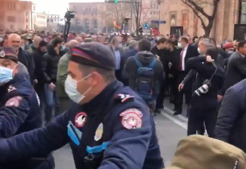 В Армении родные погибших солдат требуют импичмента Пашиняна