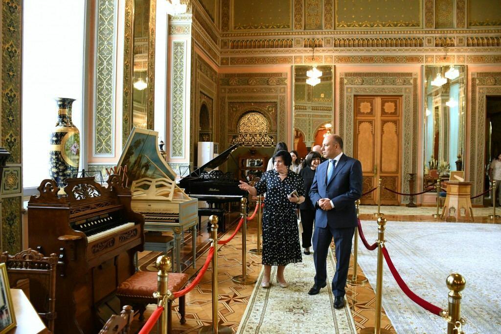 Анар Керимов посетил ряд музеев Баку