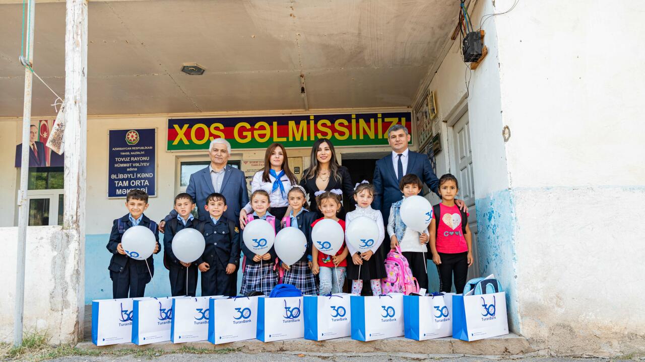 TuranBank “ASAN Məktub”la birgə məktəblilərin arzularını gerçəkləşdirib