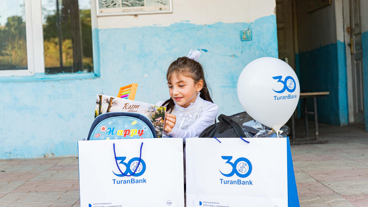 TuranBank “ASAN Məktub”la birgə məktəblilərin arzularını gerçəkləşdirib